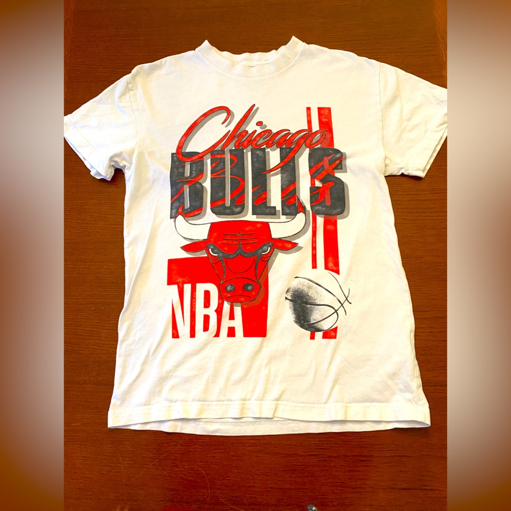 Abercrombie & Fitch Bulls tee. Medium
